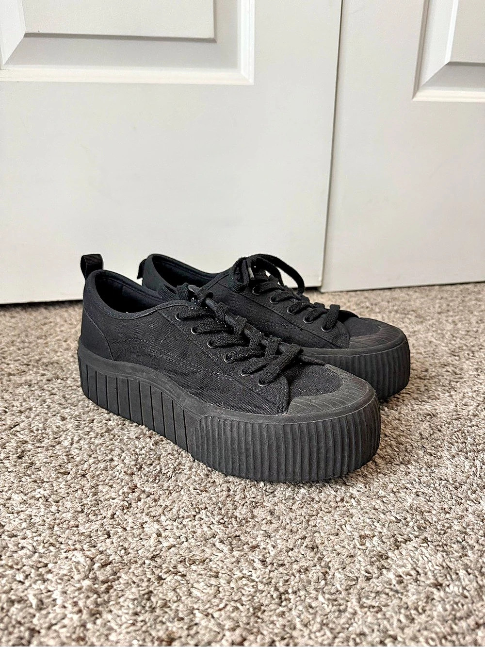 Zara Platform Canvas Sneakers in Black US 7